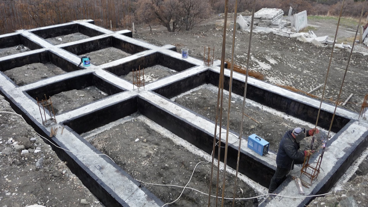какой фундамент для дома из газобетона